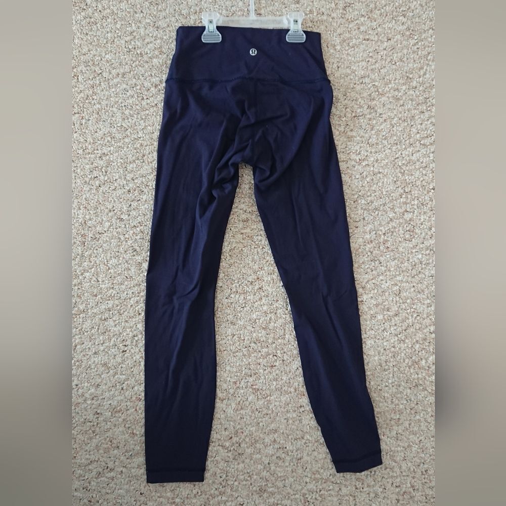 Lululemon Women's dark navy Athletic Workout Yoga Leggings size 4